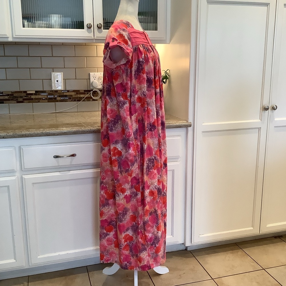 Vintage Pink and Purple Maxi Muumuu Dress Made in Hawaii Size Small - Picture 5 of 8